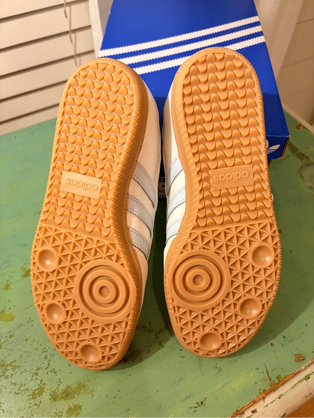 NWT ADIDAS SAMBA JANES CLOUD WHITE/HALO BLUE GUM SIZE 6 WITH THE ORIGINAL BOX - Picture 7 of 9